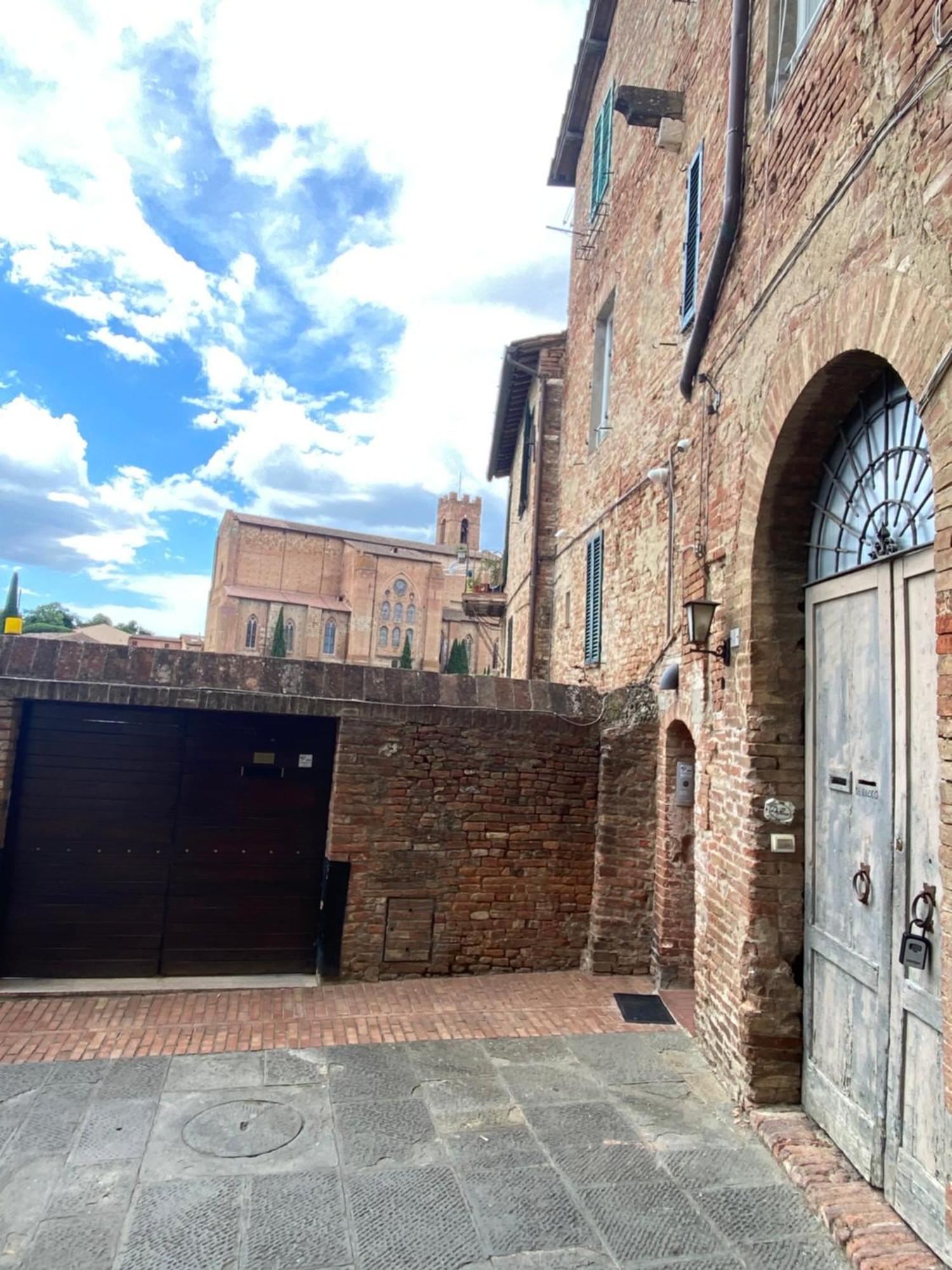 Loft Vicolo Di Vallepiatta 2 Min Piazza Del Campo Con Parcheggio Siena Exteriör bild